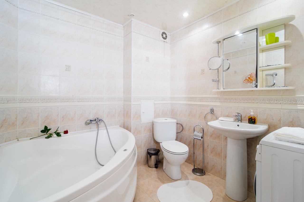 Rooms For Rent In The Mayakovskogo Мінськ Екстер'єр фото